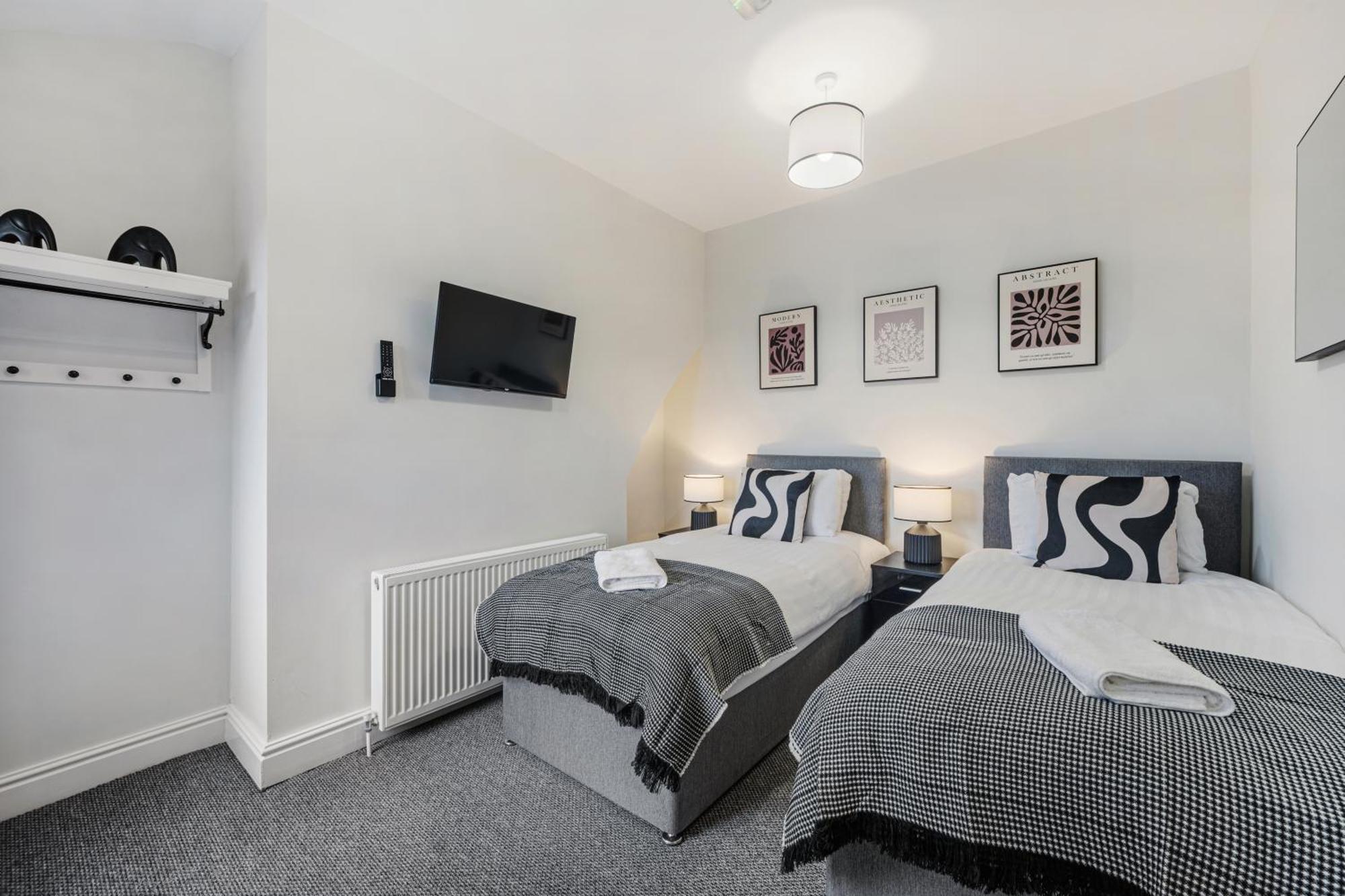 Anfield Cosy Stays - Air Host & Stay - Sleeps 14 リヴァプール エクステリア 写真