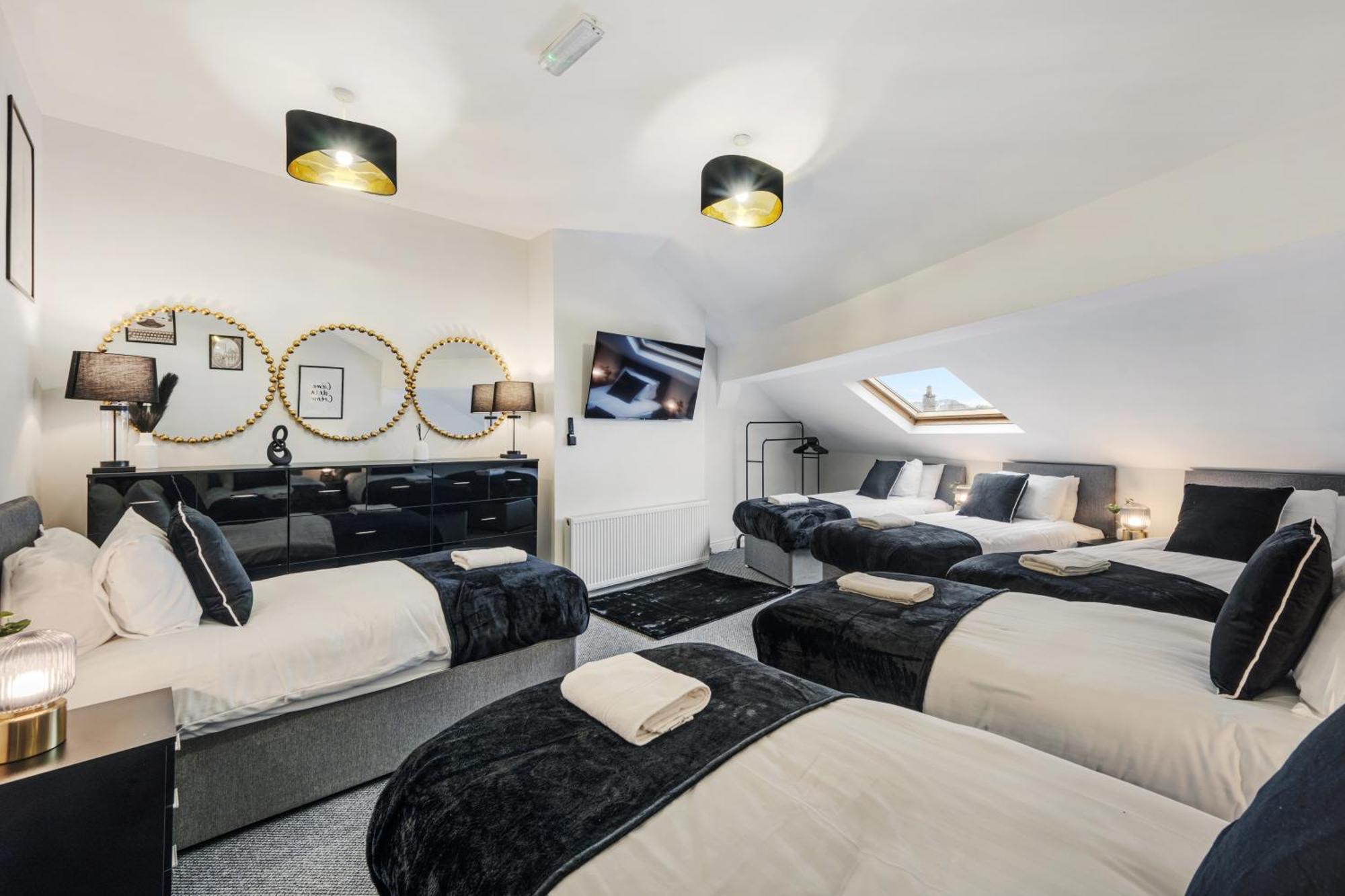 Anfield Cosy Stays - Air Host & Stay - Sleeps 14 リヴァプール エクステリア 写真