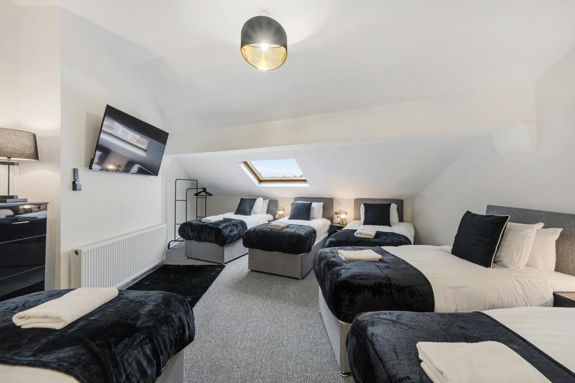Anfield Cosy Stays - Air Host & Stay - Sleeps 14 リヴァプール エクステリア 写真