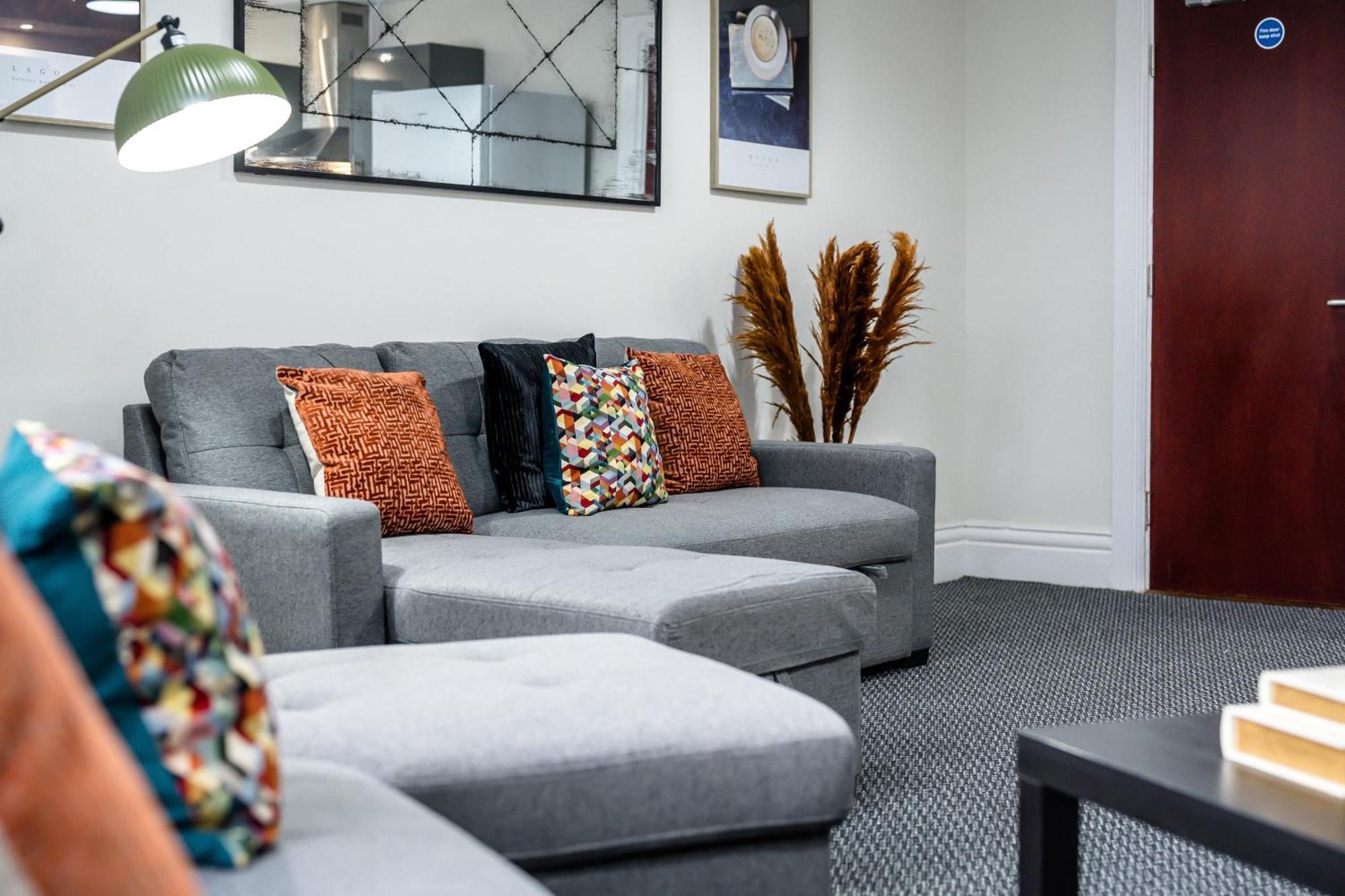 Anfield Cosy Stays - Air Host & Stay - Sleeps 14 リヴァプール エクステリア 写真