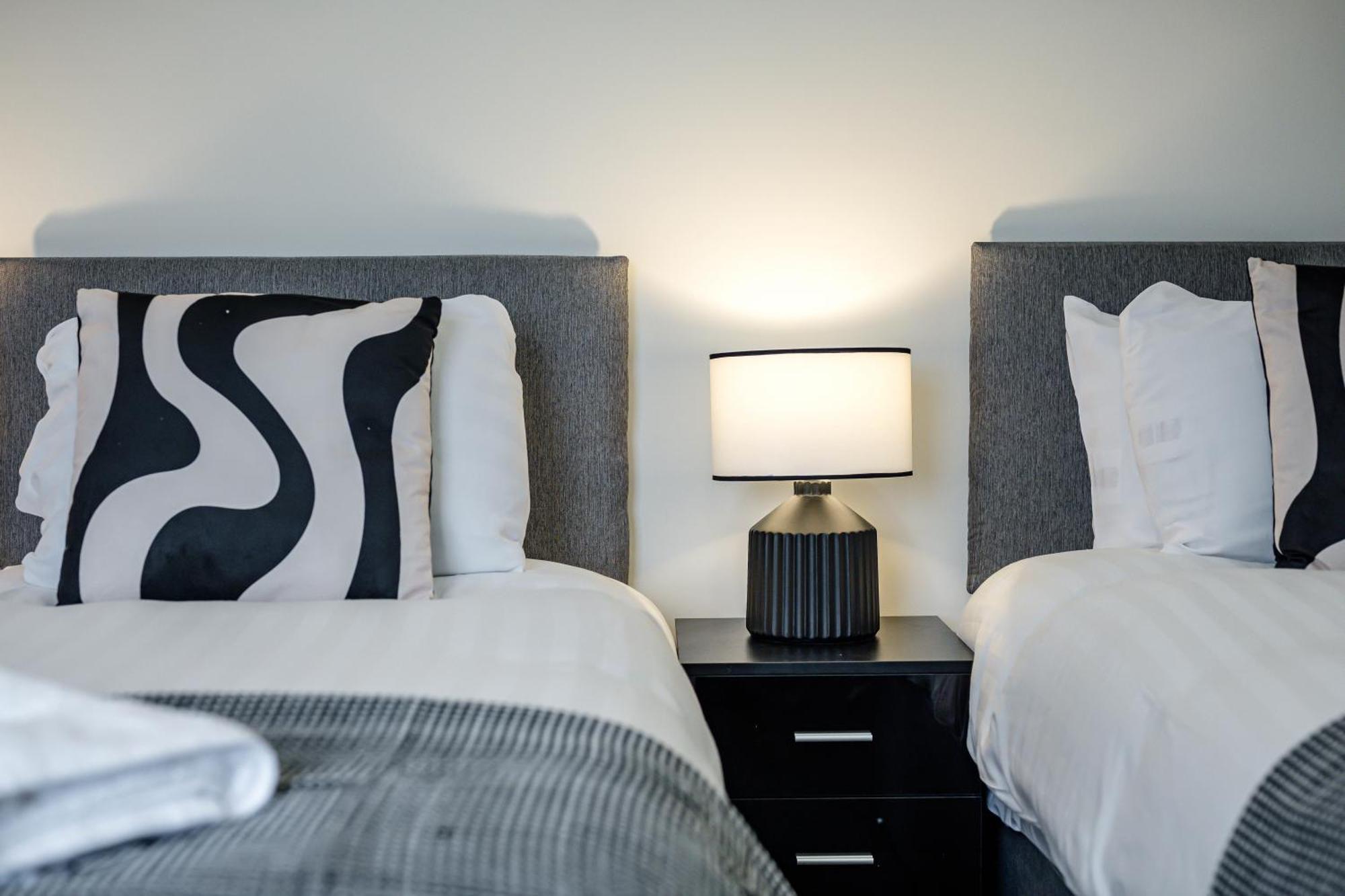 Anfield Cosy Stays - Air Host & Stay - Sleeps 14 リヴァプール エクステリア 写真