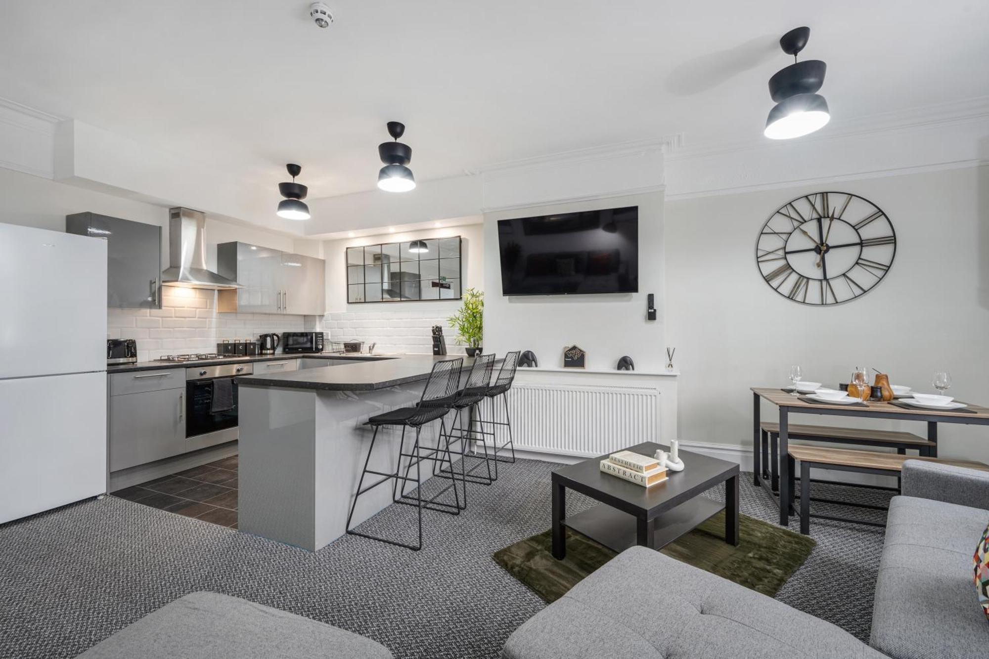 Anfield Cosy Stays - Air Host & Stay - Sleeps 14 リヴァプール エクステリア 写真