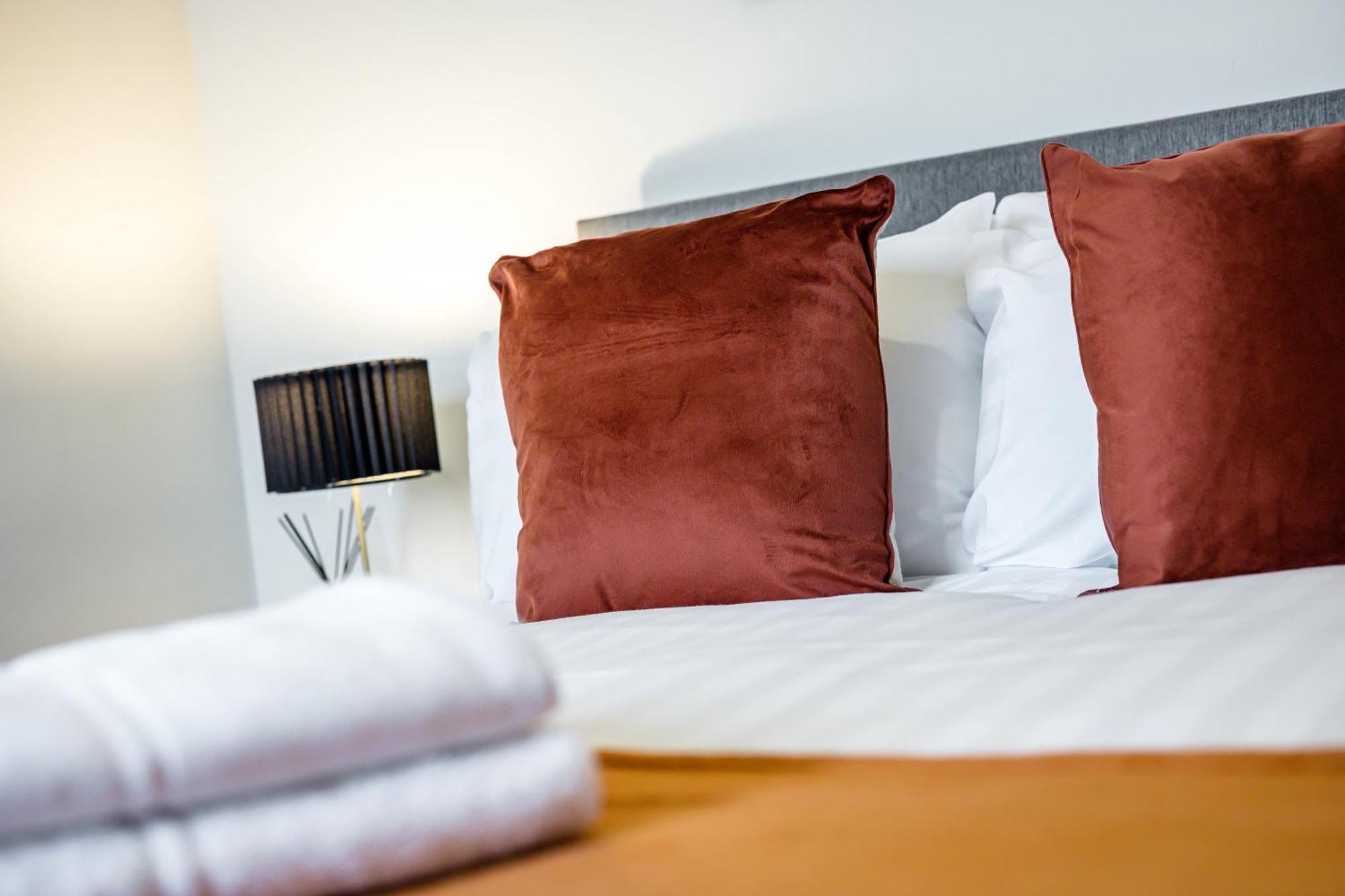 Anfield Cosy Stays - Air Host & Stay - Sleeps 14 リヴァプール エクステリア 写真