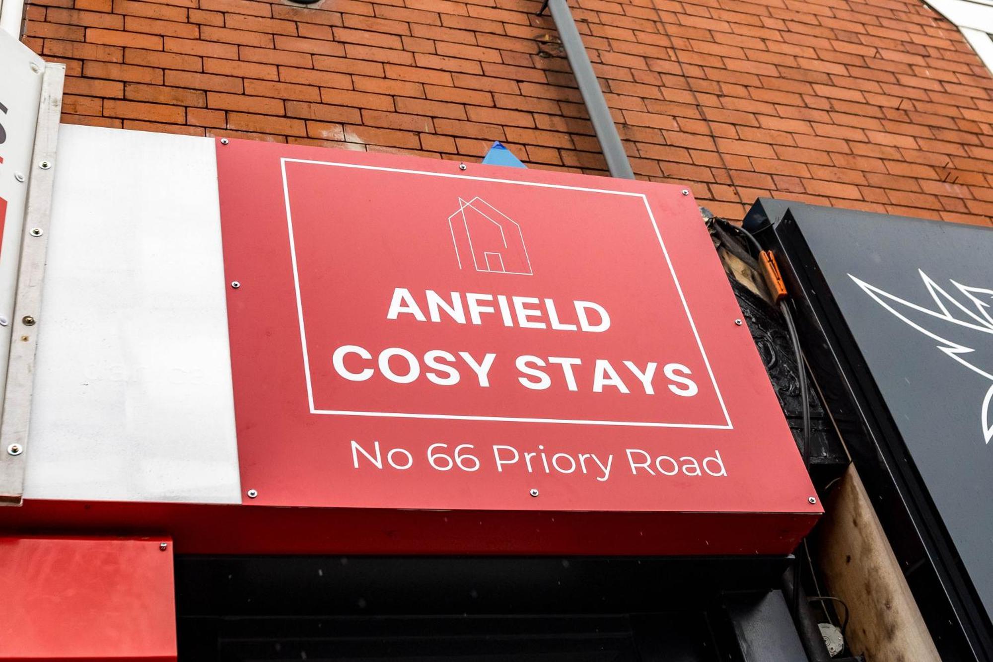 Air Host & Stay - Anfield Cosy Stays, Sleeps 14 リヴァプール エクステリア 写真